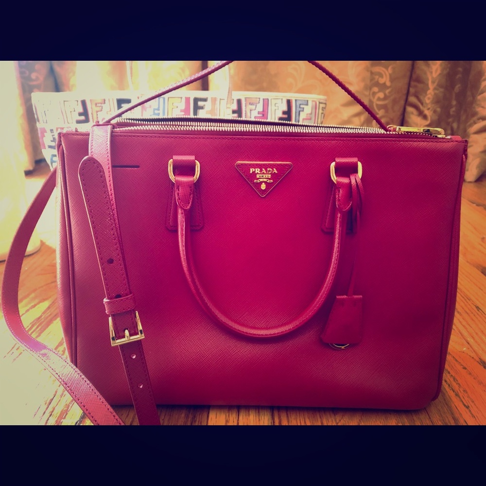 Large Prada saffiano tote
